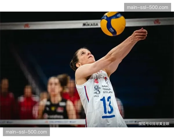 荷兰排协发布医疗报告，女排名将斯洛特耶斯手腕伤势恢复良好，已归队合练