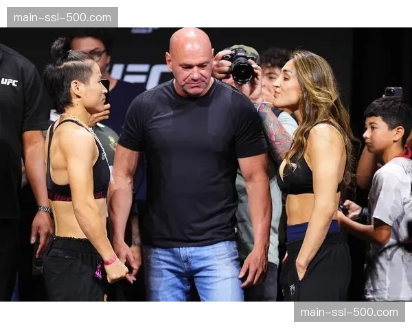 深度复盘:UFC 300“张伟丽vs. 苏亚雷斯”中的摔柔与反摔柔策略 深度复盘:UFC 300“张伟丽vs. 苏亚雷斯”中的摔柔与反摔柔策略