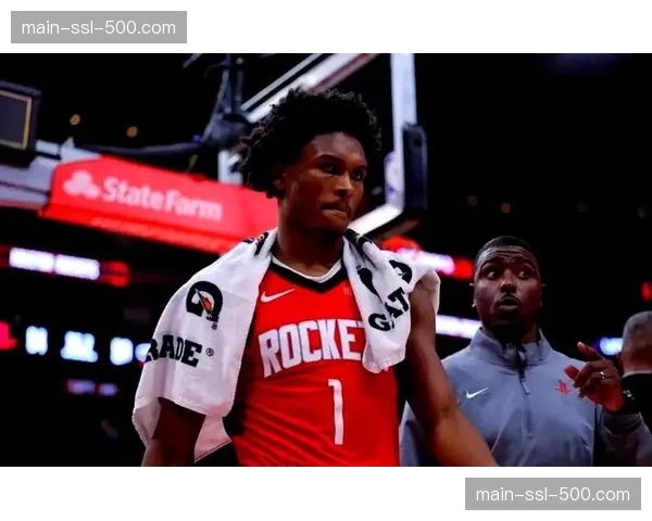 通讯：从G联赛到先发——火箭队新秀控卫阿门·汤普森的逆袭三月