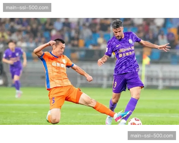 【2026年4月中超联赛·赛中·特写终场哨响,天津津门虎球员谢场时向看台抛出纪念衫感谢球迷不离不弃 【2026年4月中超联赛·赛中·特写终场哨响,天津津门虎球员谢场时向看台抛出纪念衫感谢球迷不离不弃